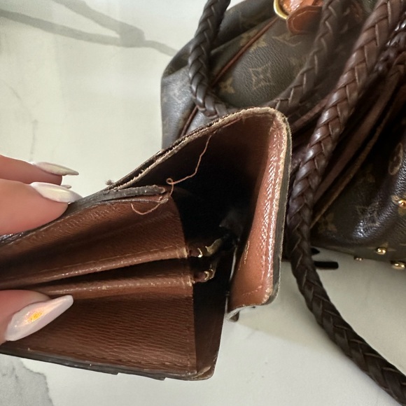 Authentic Louis Vuitton, that’s been refurbished and wallet - Picture 6 of 16